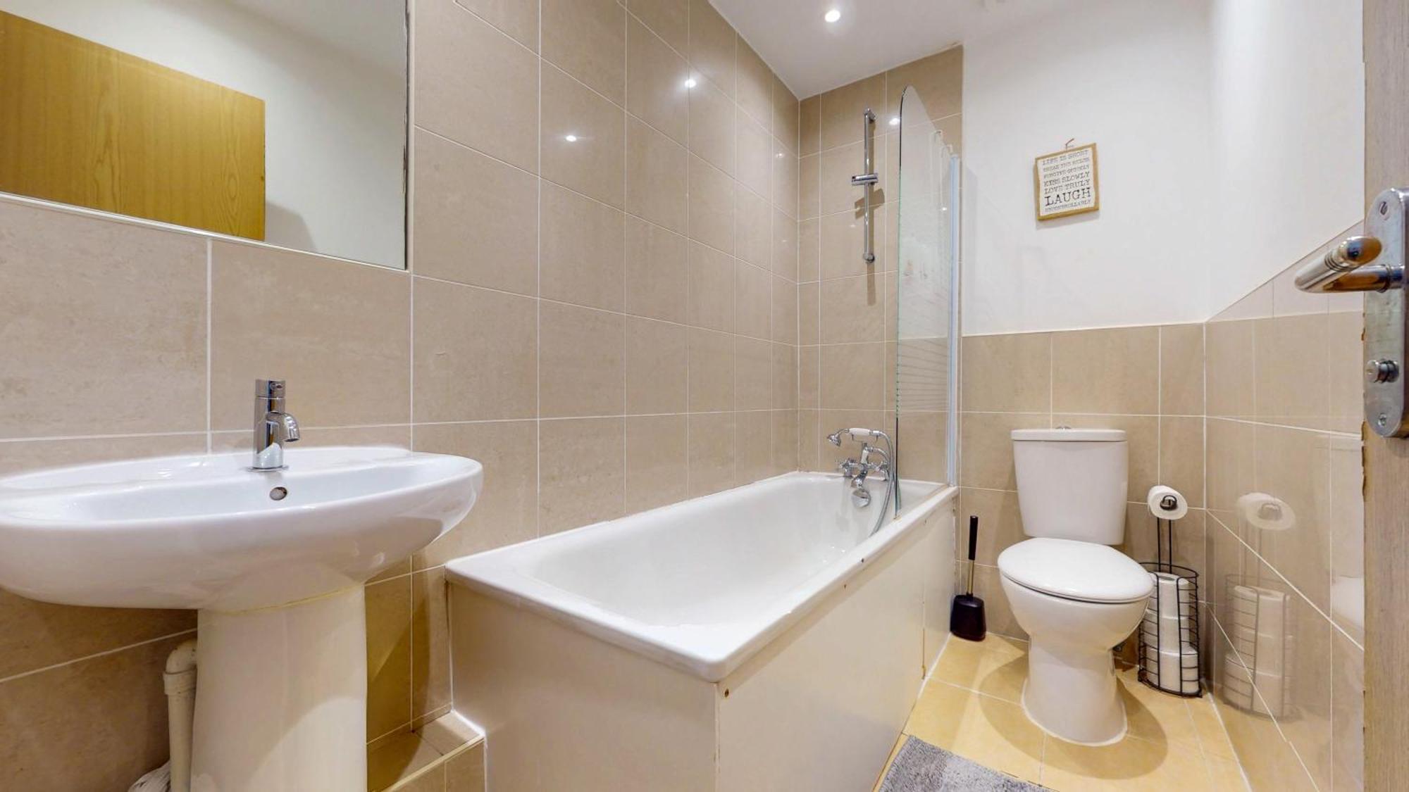 Bermondsey Apartment *