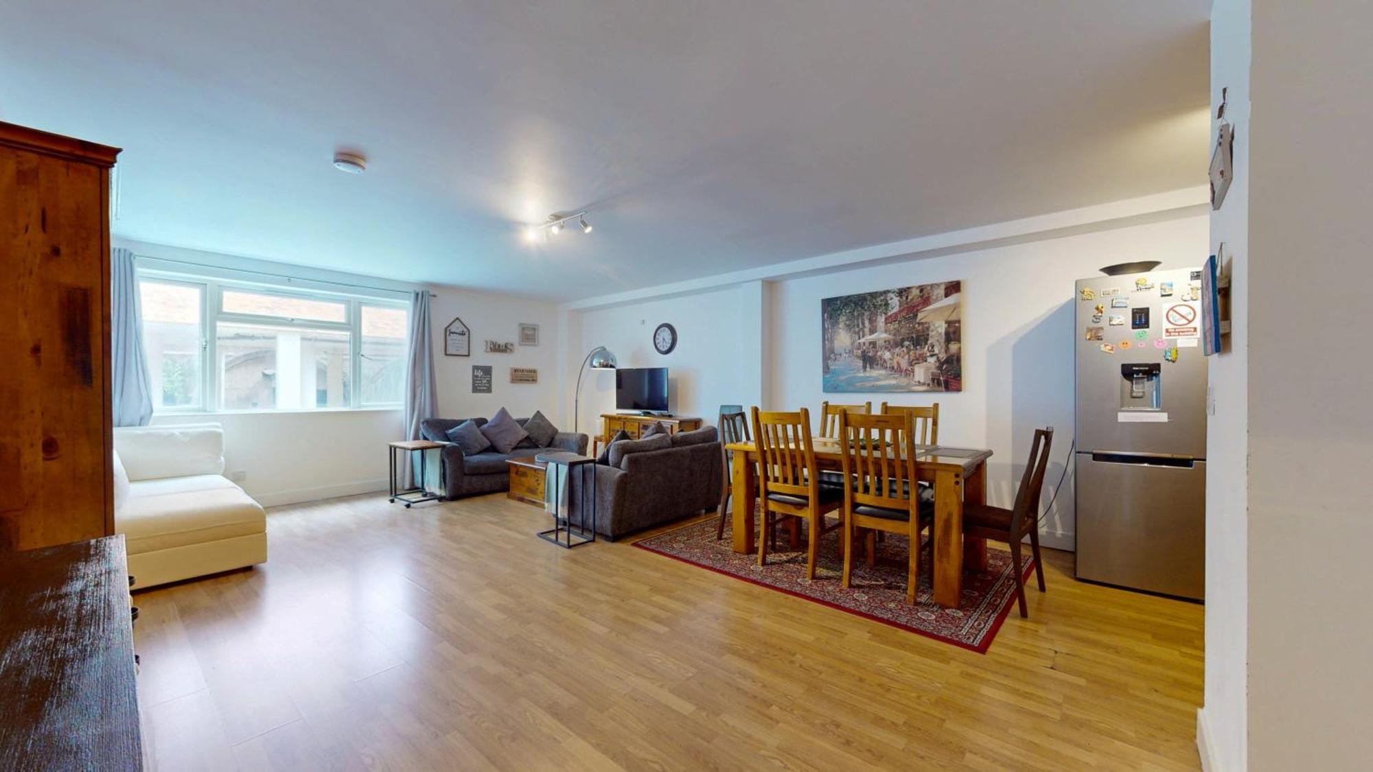 Bermondsey Apartment *